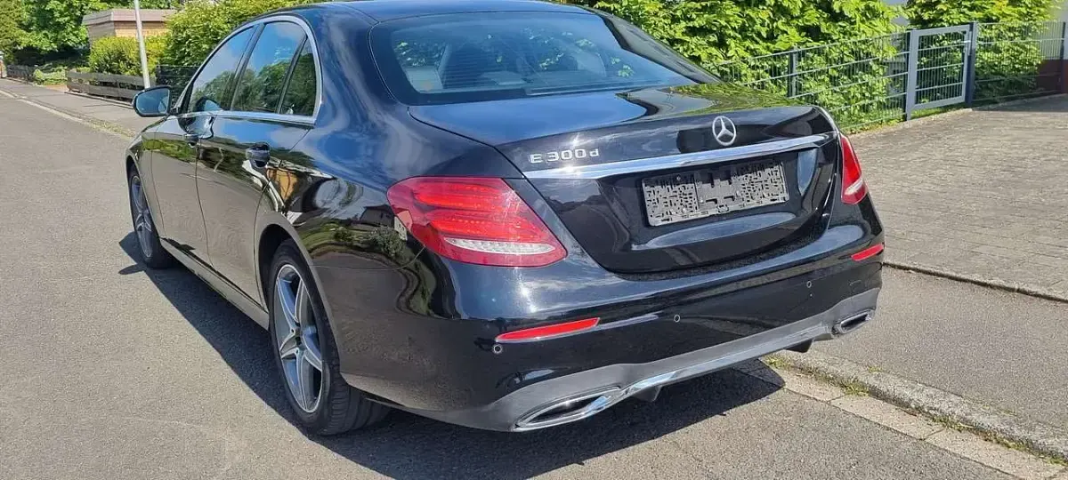 Gebraucht Mercedes E300 AMG line 245 PS (180 kW) 2019 Limousine