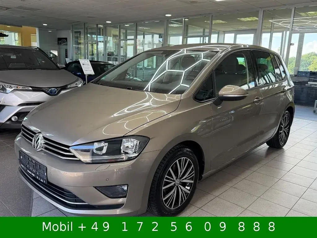 Gebraucht VW Golf Sportsvan Allstar 150 PS (110 kW) 2016 Gold Van / Kleinbus