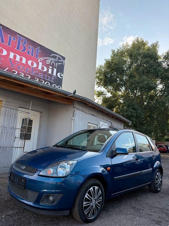 Gebraucht Ford Fiesta 80 PS (58 kW) 2007 Blau Kleinwagen