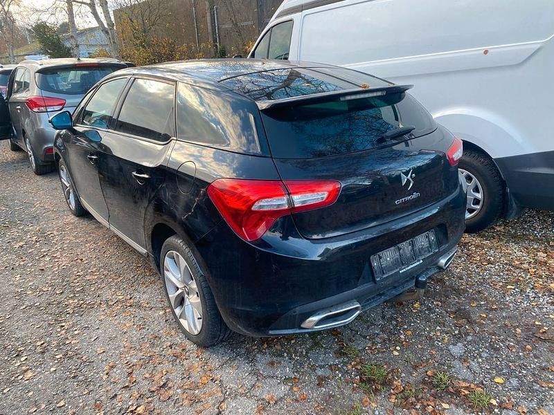 Gebraucht Citroën DS5 Chic 120 PS (88 kW) 2014 Schwarz Kleinwagen