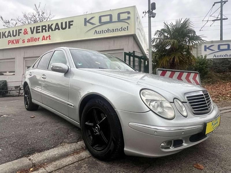Gebraucht Mercedes E220 150 PS (110 kW) 2003 Brillantsilber  metalliclack Limousine