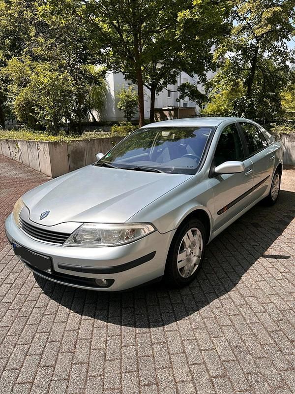 Grau Gebraucht 2002 Renault Laguna II Limousine | 799 € (Guter Preis) - Bild 1/4