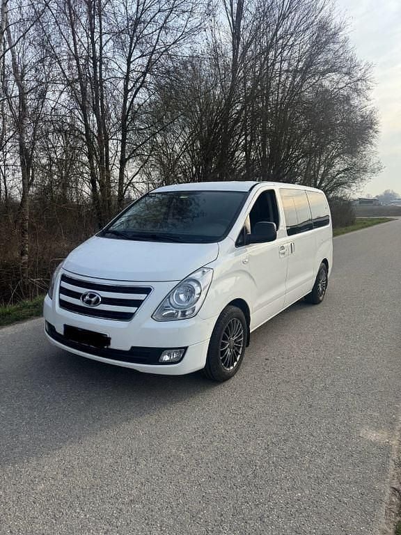 Gebraucht Hyundai H-1 170 PS (125 kW) 2015 Weiß Van / Kleinbus