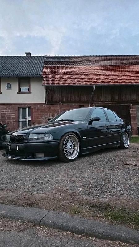 Brugt BMW 320 150 HK (110 kW) 1998 Sort Sedan