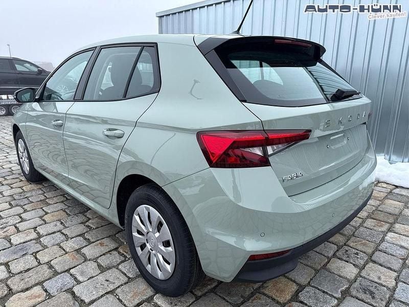 Neu Skoda Fabia Selection 116 PS (85 kW) 2026 Timianogrün metallic Limousine