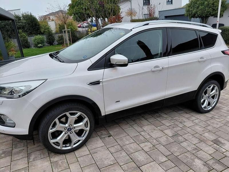 Gebraucht Ford Kuga Titanium 179 PS (131 kW) 2018 SUV