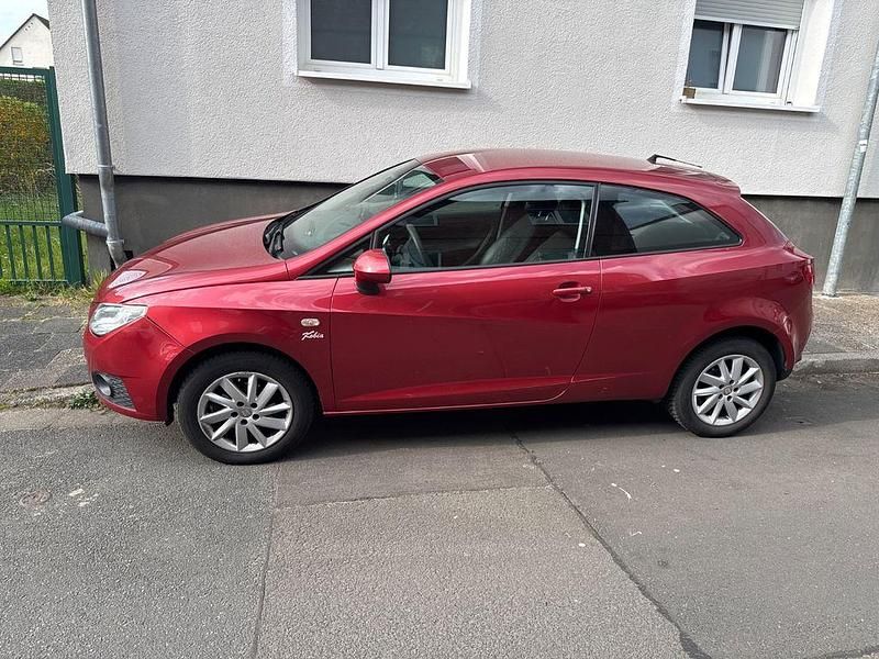 Usata Seat Ibiza SC Reference 75 CV (55 kW) 2011 Rosso Utilitaria