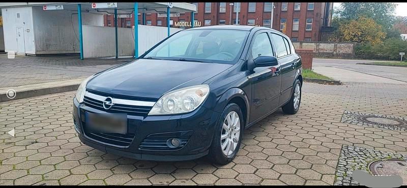 Gebraucht Opel Astra 106 PS (77 kW) 2005 Schwarz Limousine