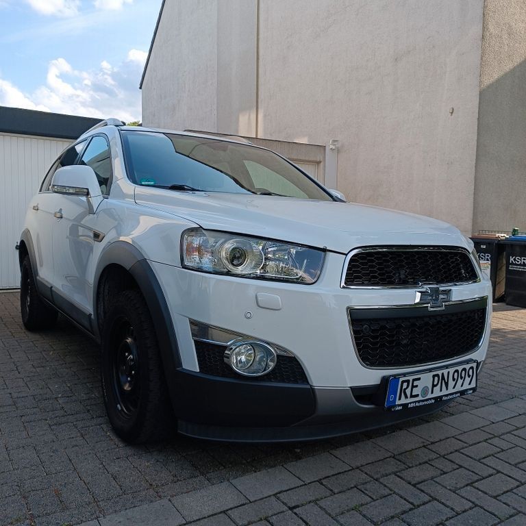 Weiß Gebraucht 2013 Chevrolet Captiva LT SUV | 8.990 € (Fairer Preis) - Bild 1/4