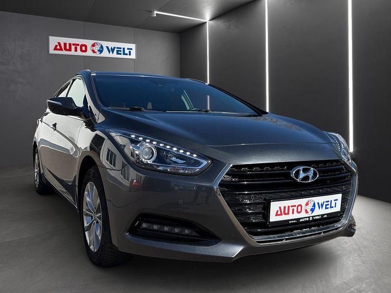Gebraucht Hyundai i40 116 PS (85 kW) 2015 Grau Kombi