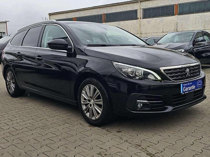 Schwarz Gebraucht 2020 Peugeot 308 Allure Limousine | 12.990 € (Fairer Preis) - Bild 1/4