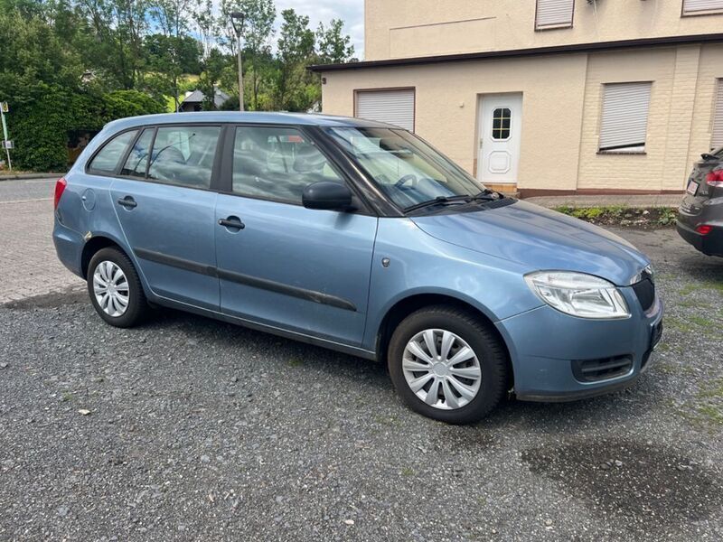 Gebraucht Skoda Fabia Classic 80 PS (58 kW) 2010 Grau Kleinwagen