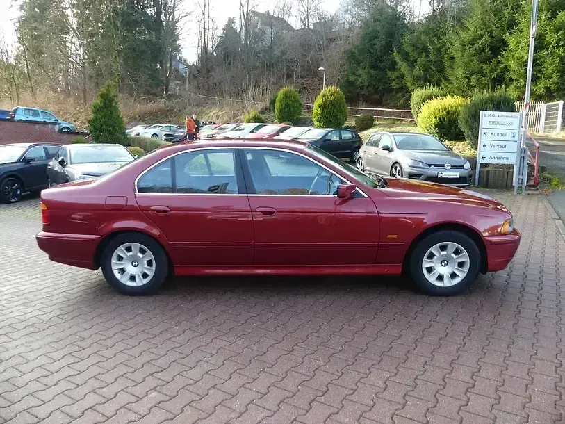 Second-hand BMW 525 192 CP (141 kW) 2001 Roșu Berlinǎ