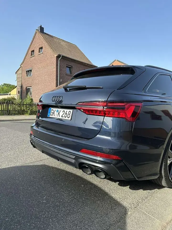 Gebraucht Audi S6 Basis 344 PS (253 kW) 2022 Blau Kombi