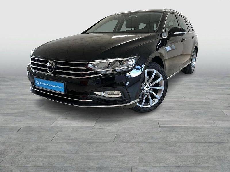 Gebraucht VW Passat Elegance 150 PS (110 kW) 2022 Deep black perleffekt Kombi