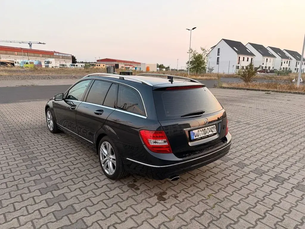 Gebraucht Mercedes C220 Avantgarde 170 PS (125 kW) 2014 Schwarz Limousine