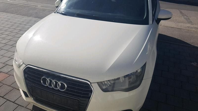 Gebraucht Audi A1 105 PS (77 kW) 2010 Weiß Kleinwagen