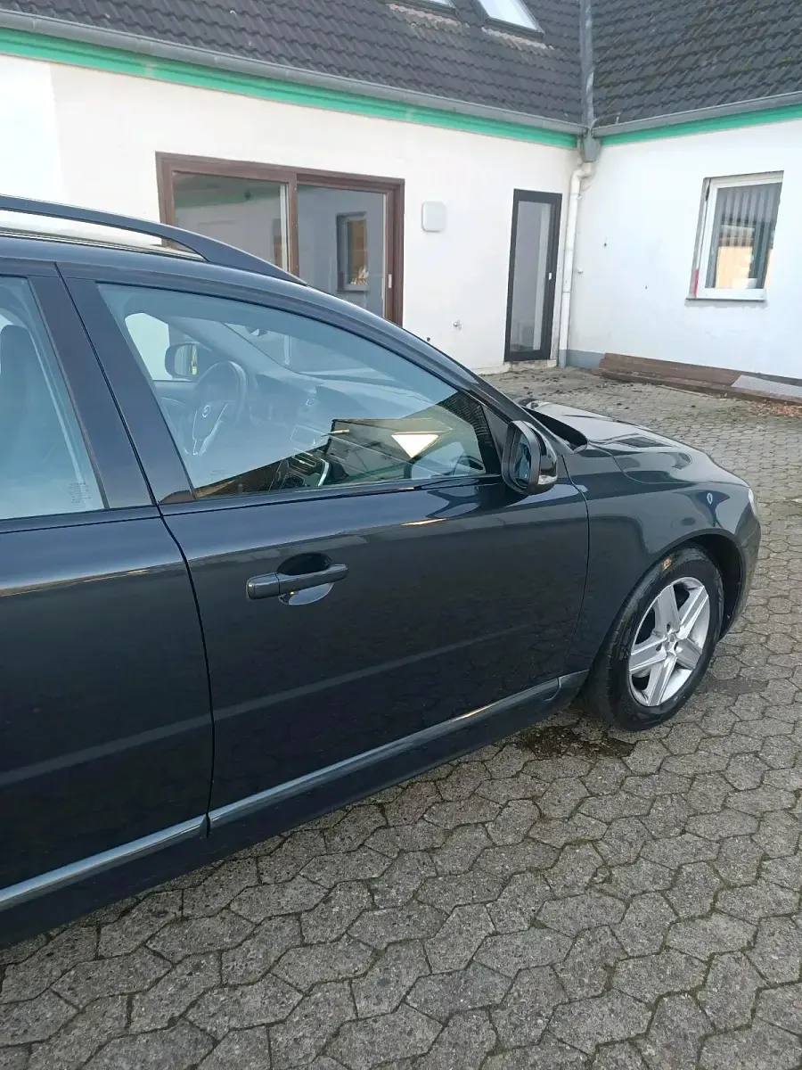 Second-hand Volvo V70 150 CP (110 kW) 2016 Gri Break