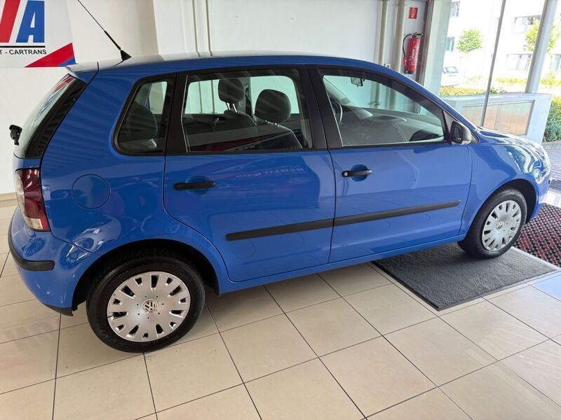 Usado VW Polo S 105 HP (77 kW) 2006 Azul Sedan