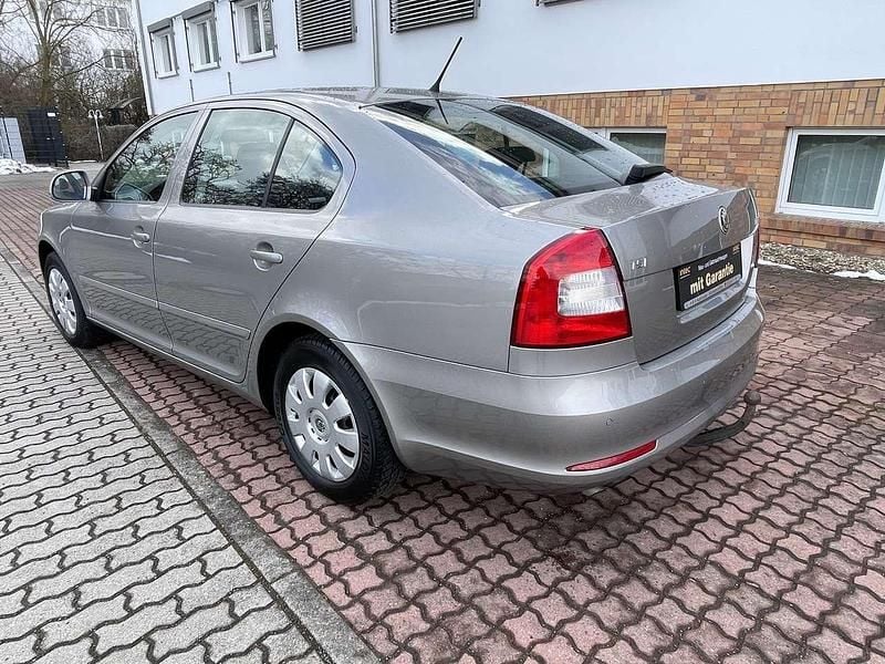 Gebraucht Skoda Octavia Ambiente 122 PS (89 kW) 2011 Beige Limousine