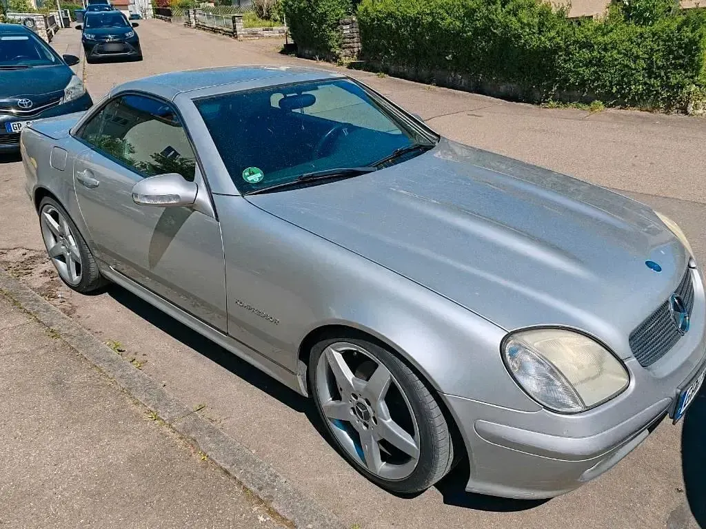 Second-hand Mercedes SLK200 163 CP (119 kW) 2003 Argintiu Cabrio