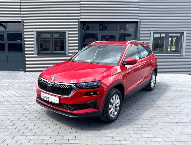 Rot Gebraucht 2024 Skoda Karoq Ambition SUV | 27.999 € (Superpreis) - Bild 1/4