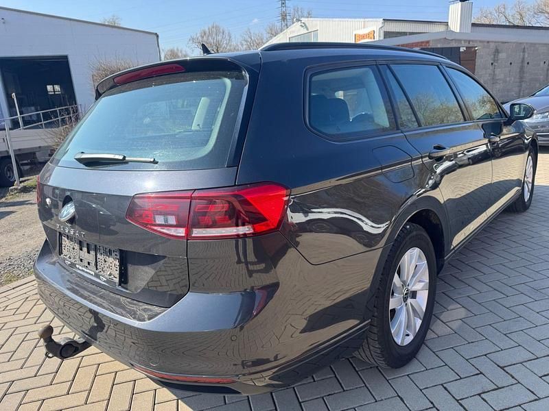 Gebraucht VW Passat 150 PS (110 kW) 2020 Grau Kombi