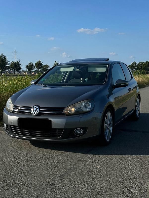 Grau Gebraucht 2010 VW Golf VI Limousine | 2.800 € (Superpreis) - Bild 1/4