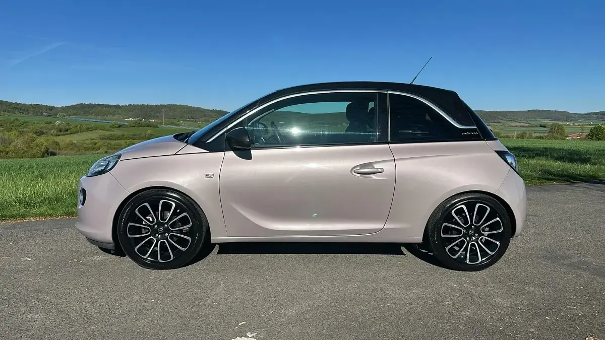 Usata Opel Adam 90 CV (66 kW) 2014 Viola Utilitaria