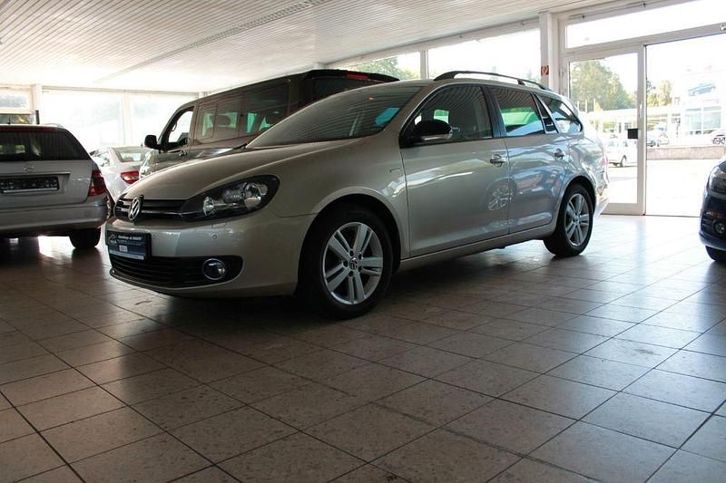 Gebraucht VW Golf VI Match 122 PS (89 kW) 2012 Silber Kleinwagen