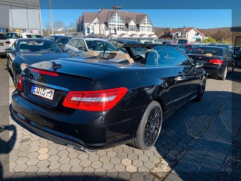 Gebraucht Mercedes E500 AMG 387 PS (284 kW) 2010 Schwarz Cabrio
