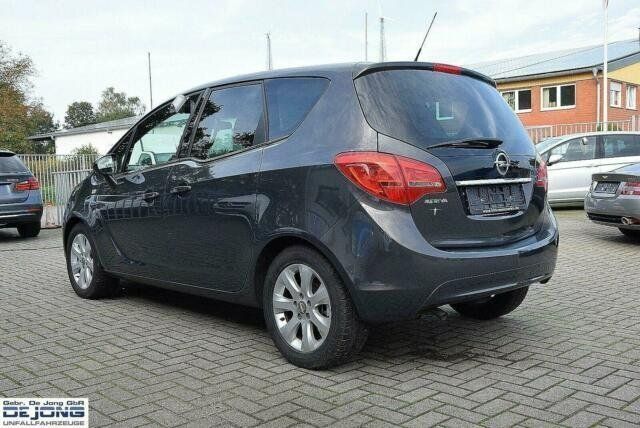 Gebraucht Opel Meriva Innovation 101 PS (74 kW) 2014 Silber metallic Van / Kleinbus