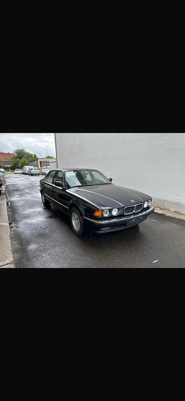 Schwarz Gebraucht 1988 BMW 750 Basis Limousine | 6.500 € - Bild 1/4