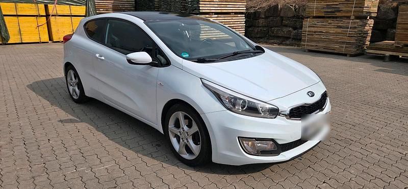 Gebraucht Kia ProCeed 136 PS (100 kW) 2013 Weiß Kleinwagen