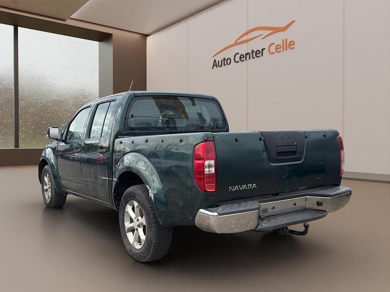 Gebraucht Nissan Navara XE 190 PS (139 kW) 2015 Grün Pickup
