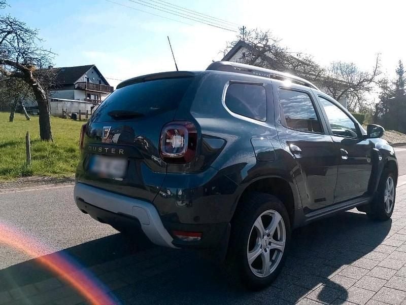 Gebraucht Dacia Duster Prestige 116 PS (85 kW) 2019 Grau SUV