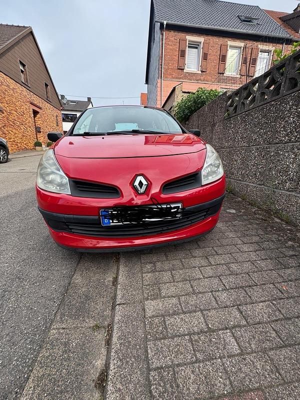 Rot Gebraucht 2007 Renault Clio II Limousine | 1.300 € - Bild 1/4