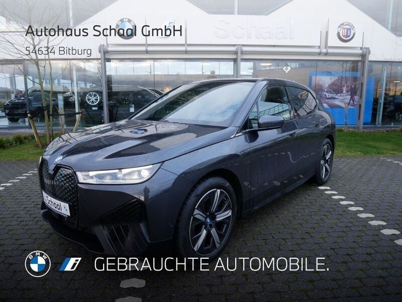 Gebraucht BMW iX Sport Line 239 kW (326 PS) 2022 Grau SUV