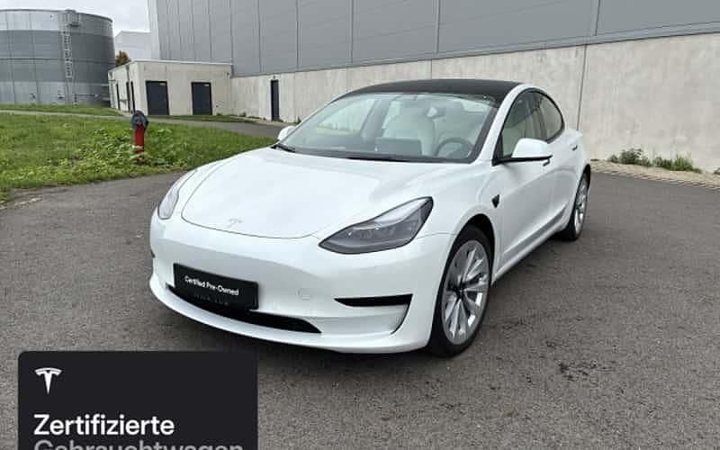 Weiß Gebraucht 2021 Tesla Model 3 RWD Limousine | 26.500 € (Fairer Preis) - Bild 1/4