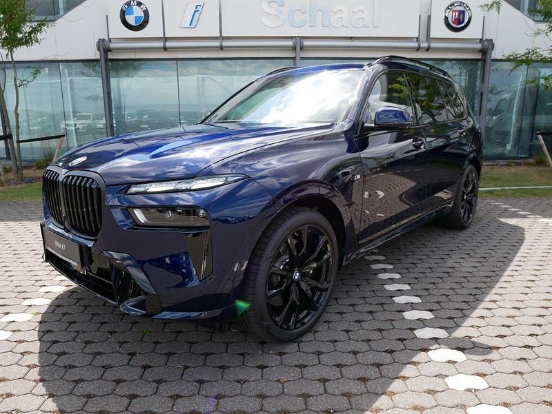 Blau Gebraucht 2024 BMW X7 Comfort Edition SUV | 97.990 € (Fairer Preis) - Bild 1/4