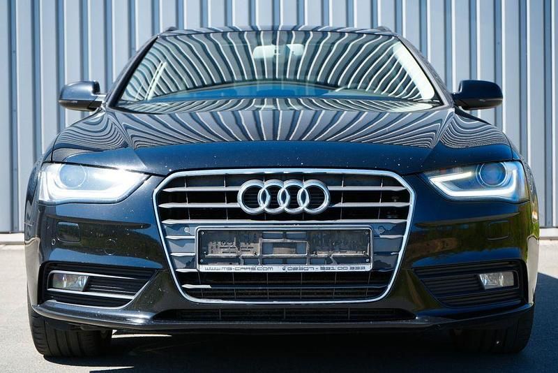 Second-hand Audi A4 Attraction 143 CP (105 kW) 2013 Negru Berlinǎ