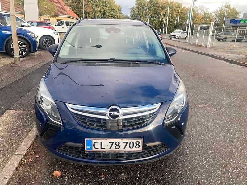 Blau Gebraucht 2013 Opel Zafira Tourer Edition Van / Kleinbus | 3.800 € (Superpreis) - Bild 1/4