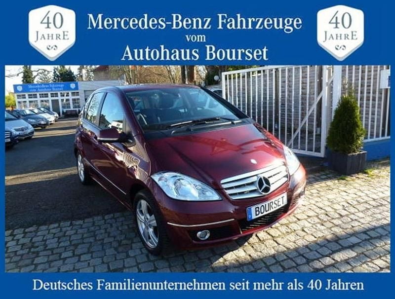 Rot Gebraucht 2010 Mercedes A160 Avantgarde Van / Kleinbus | 10.900 € - Bild 1/4