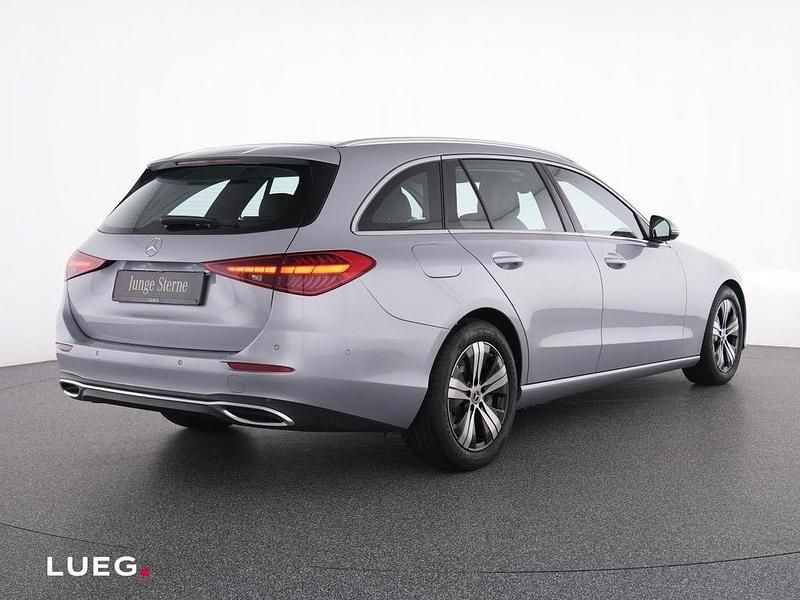 Gebraucht Mercedes C200 Avantgarde 204 PS (150 kW) 2024 Silber Limousine