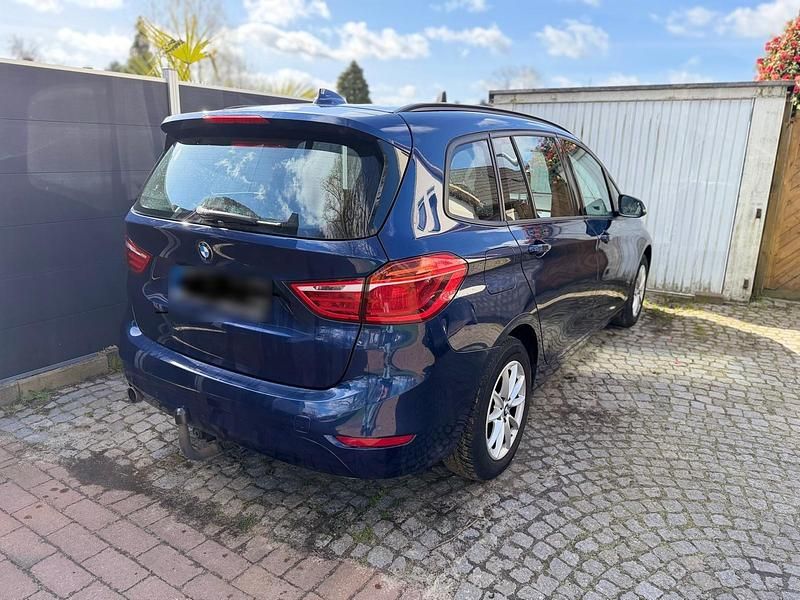 Second-hand BMW 218 150 CP (110 kW) 2017 Albastru Break