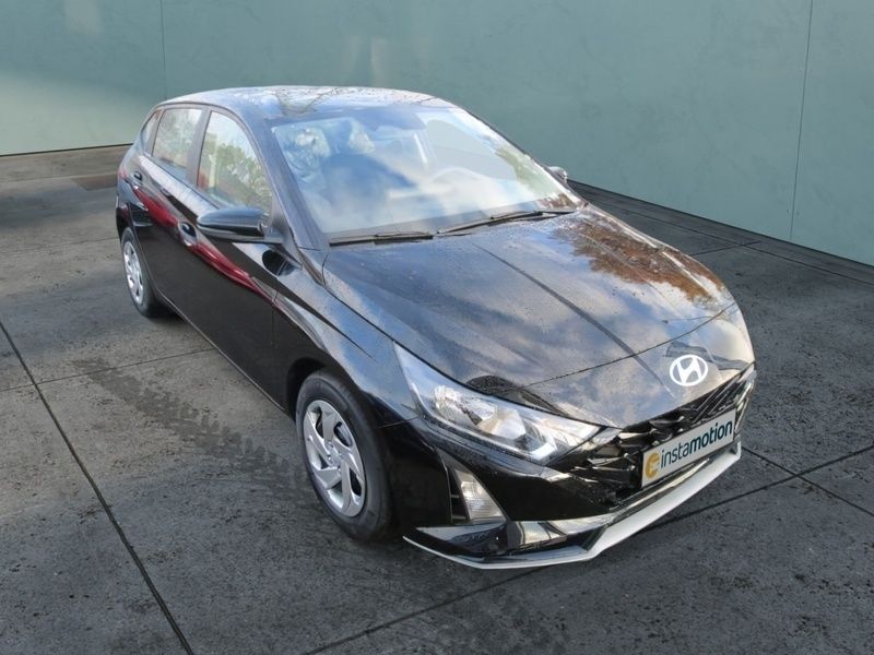 Schwarz Neu 2024 Hyundai i20 Select Limousine | 20.400 € (Guter Preis) - Bild 1/4