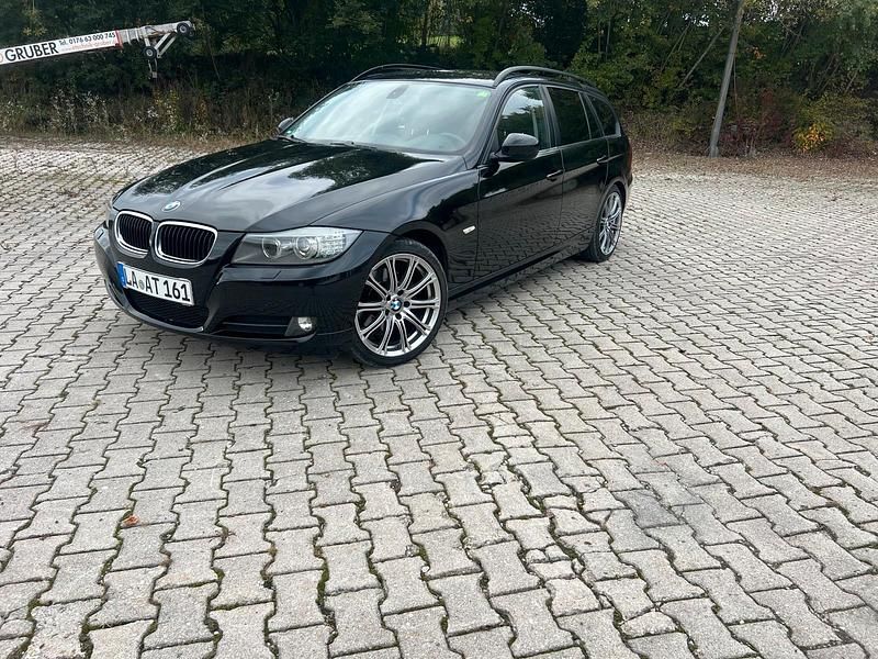 Schwarz Gebraucht 2009 BMW 318 Kombi | 5.300 € (Fairer Preis) - Bild 1/4