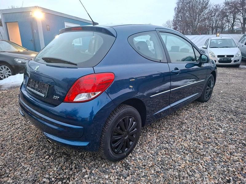 Gebraucht Peugeot 207 96 PS (70 kW) 2010 Blau Kleinwagen