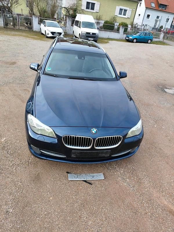 Second-hand BMW 530 258 CP (189 kW) 2011 Albastru Break