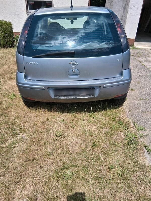 Grau Gebraucht 2003 Opel Corsa Kleinwagen | 350 € (Superpreis) - Bild 1/4